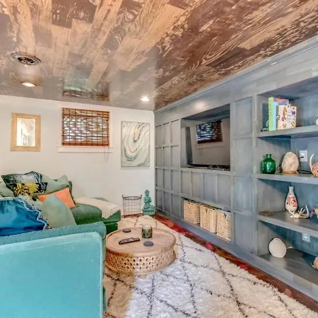 Unique And Stylish East Nashville 3 Bedroom 2.5 Bath
